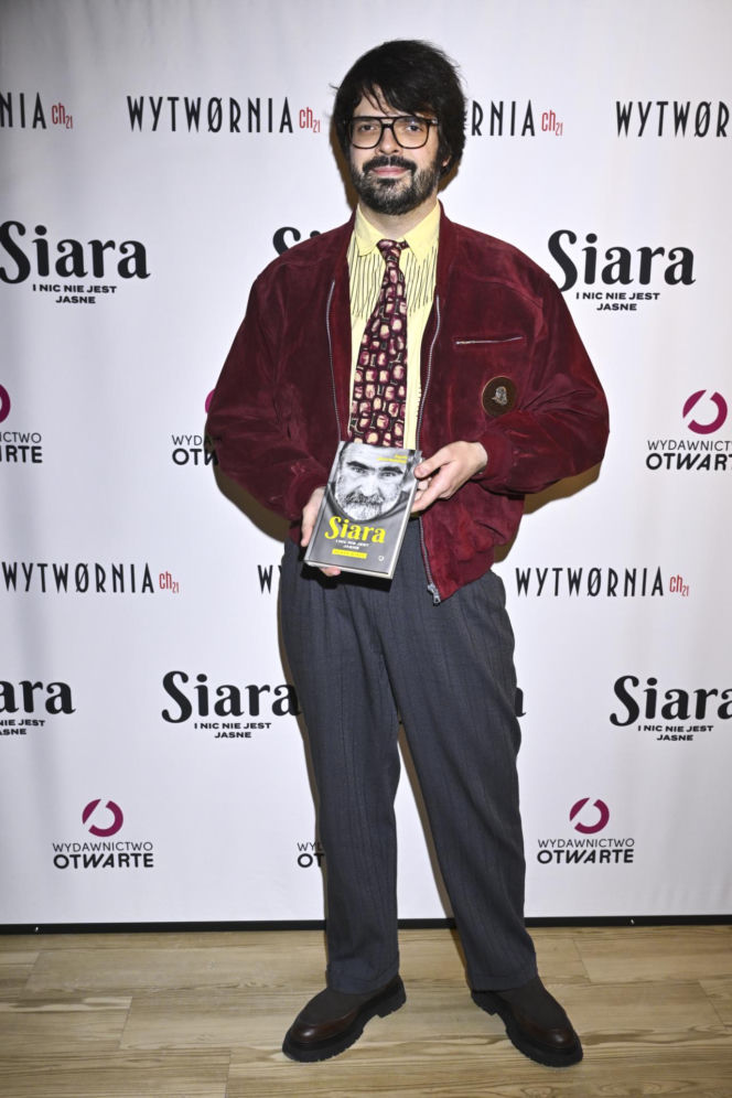 Markowska przytulała męża, Ostałowska zaskoczyła sylwetką, Ścibakówna błyszczała na premierze biografii Rewińskiego