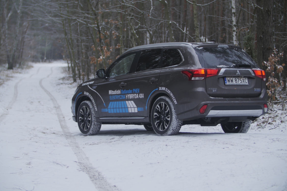 Mitsubishi Outlander PHEV lifting 2016