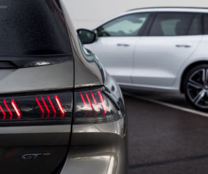 Volvo V60 T8 Twin Engine AWD R-Design AT8 vs. Peugeot 508 SW GT 2.0 BlueHDI 177 KM AT8