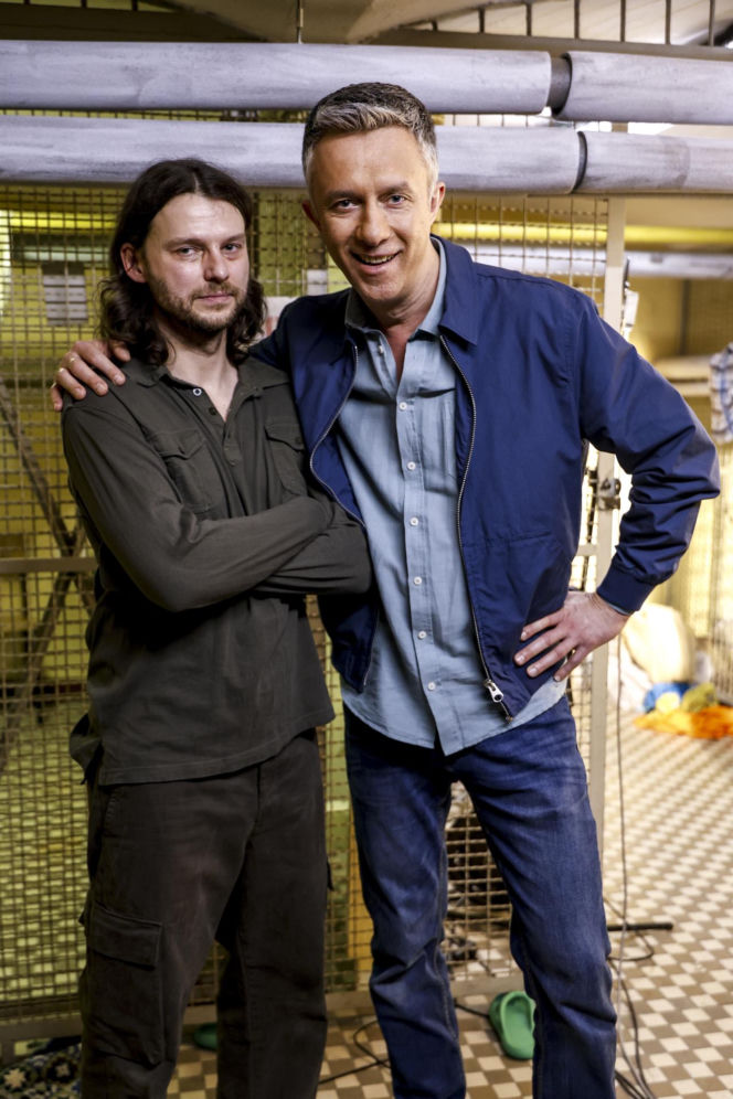 Mateusz Kościukiewicz jako Paweł w "Pierwszej miłości"