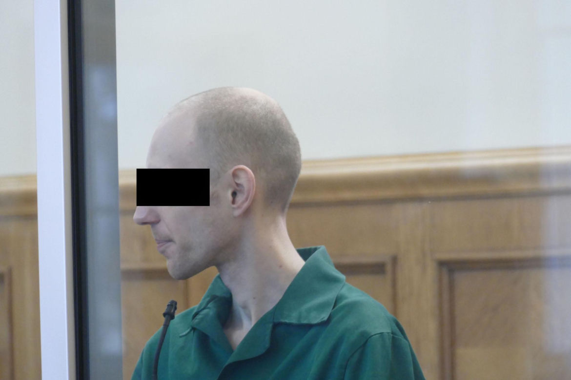 Horror w Łodzi. Zaszlachtował przyjaciela, chciał go podpalić i zjeść