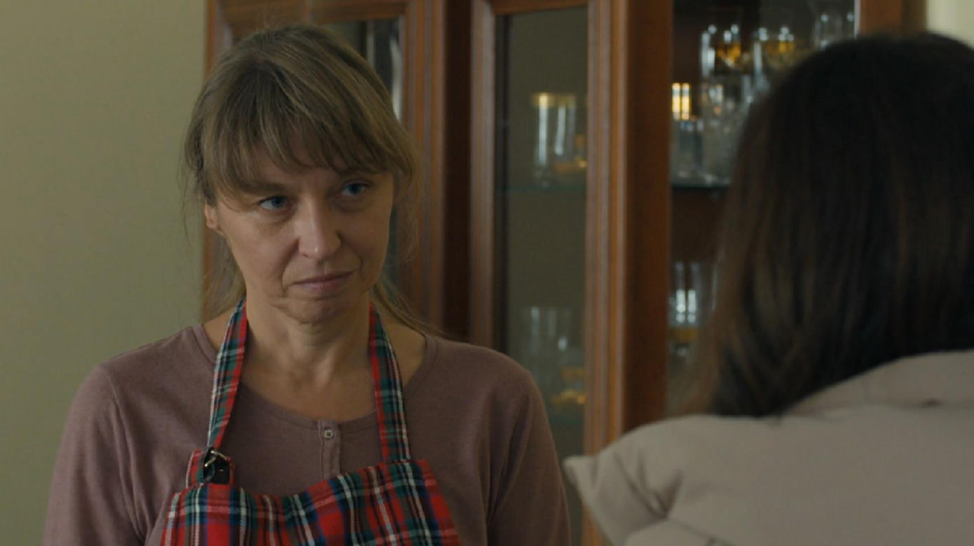 Barwy szczęścia, odcinek 3186. Krystyna Szymańska (Agata Pruchniewska), Kasia (Katarzyna Glinka)
