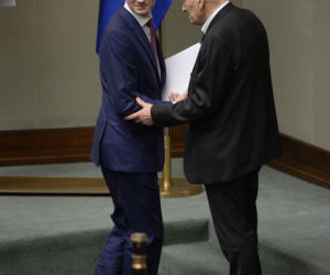 KORNEL MORAWIECKI: MÓJ SYNA ZARABIA ZA MAŁO.
