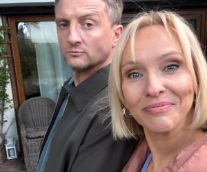 M jak miłość po wakacjach. Dorota (Iwona Rejzner), Bartek (Arkadiusz Smoleński) na planie