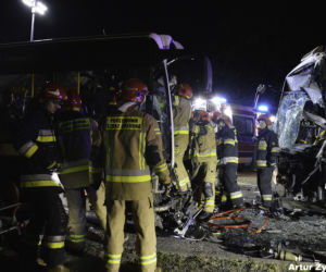 Czołówka dwóch autobusów! Są ranni
