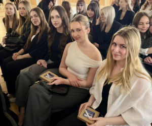 Zakończenie roku szkolnego maturzystów II LO w Starachowicach. Wyjątkowa uroczystość w obiektywie