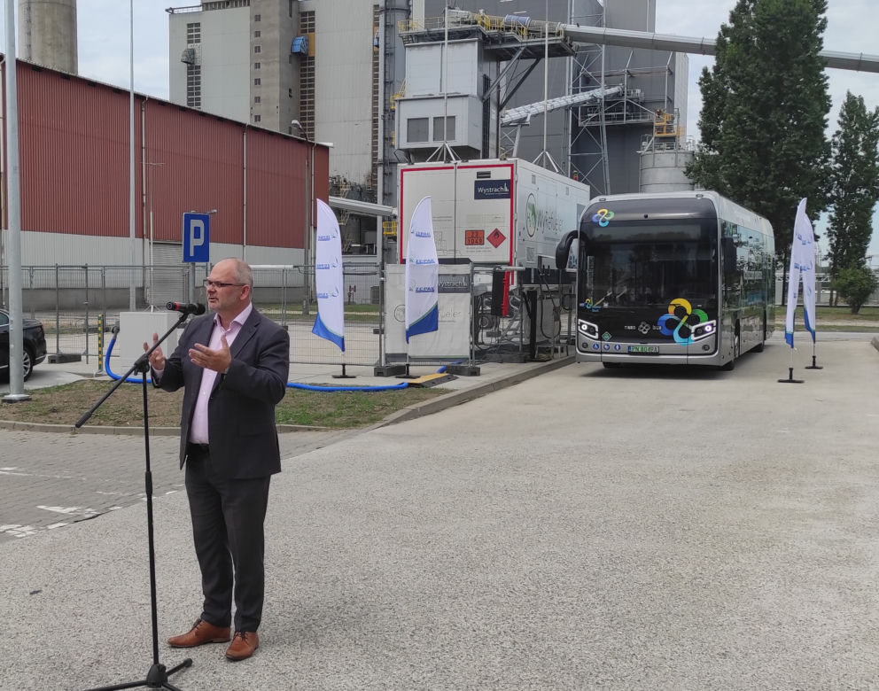 Tankowanie autobusu wodorowego ZEPAK w Koninie