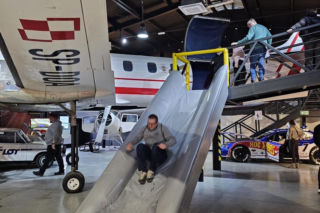 Samoloty, roboty i symulatory w Oławie! Muzeum Wena otwiera nową halę