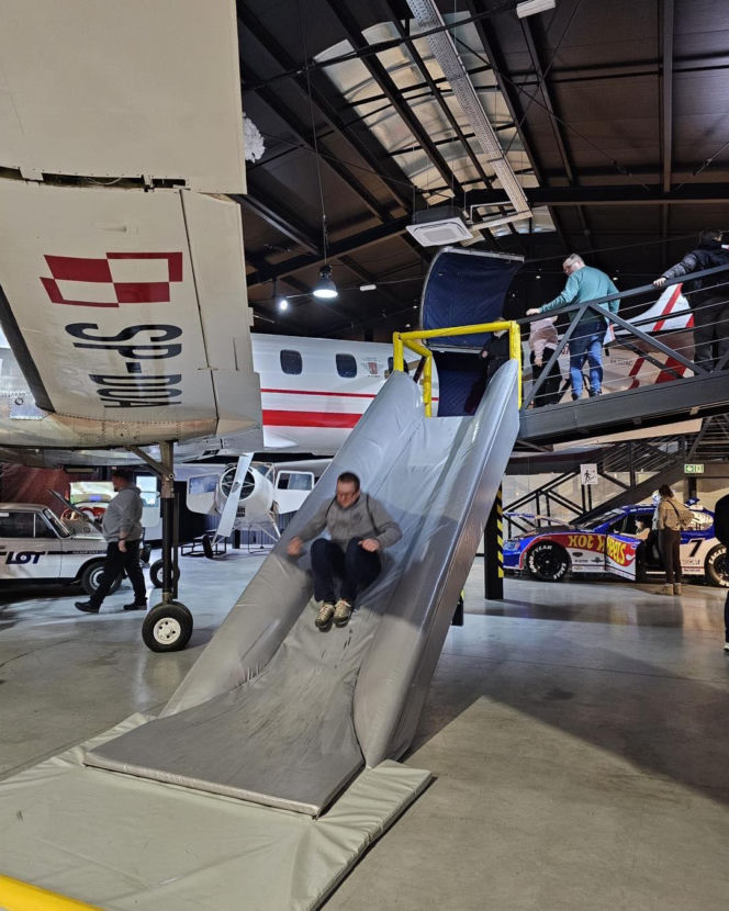 Samoloty, roboty i symulatory w Oławie! Muzeum Wena otwiera nową halę