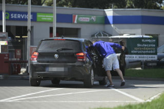 Daniel Martyniuk załatwia sprawunki w Warszawie