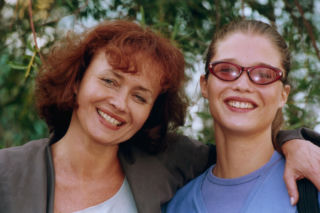 Pamiętacie jej debiut w Czterdziestolatku? Tak przez dekady zmieniała się Joanna Szczepkowska