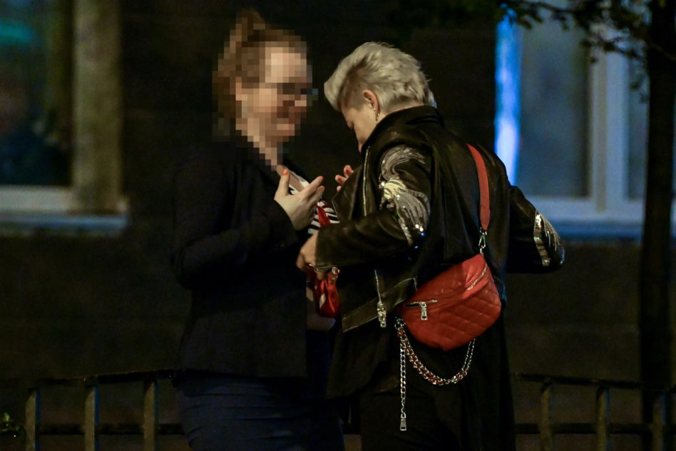 Magda i piersi jej koleżanki