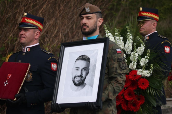 Ból, rozpacz, łzy. Poruszające sceny na pogrzebie Łukasza Litewki