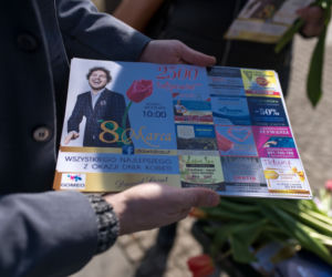 Dzień Kobiet 2019 w Krakowie. Znany społecznik rozda 2500 tulipanów na rondzie Mogilskim!
