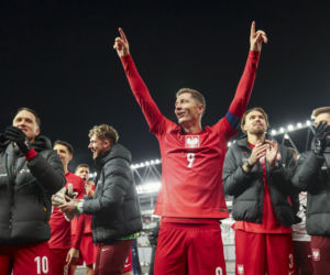 Ujawniono zarobki Roberta Lewandowskiego. Tak wypadł na tle Cristiano Ronaldo