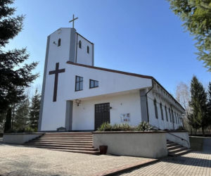 Proboszcz apeluje do wiernych, by w upały zostali w domach. „To nie jest grzech”