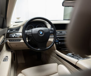 Robert Burneika jeździ wycackanym BMW 750Li