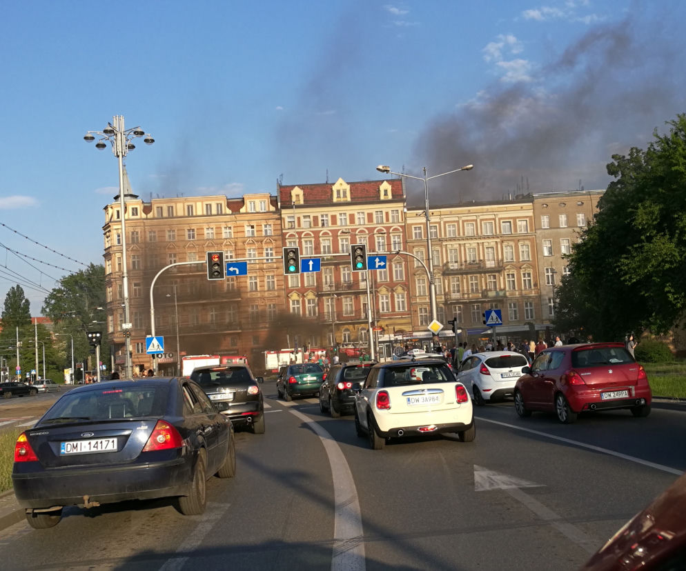 Na miejsce przyjechało pięć zastępów straży pożarnej