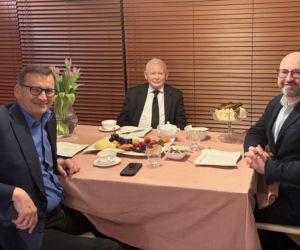 Godzili się przy pierogach i herbacie. Ujawniamy kulisy ze spotkania Kaczyński–Morawiecki