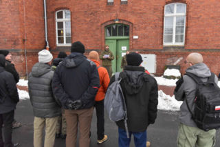 W Toruniu na siarczystym mrozie szkolą się cywile