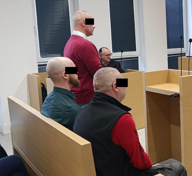 Spadł z noszy w drodze do szpitala, nie przeżył. Medycy oskarżeni o śmierć Ryszarda