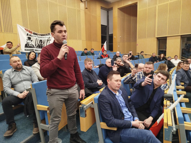 Protest rolników na spotkaniu z ministrem rolnictwa na Uniwersytecie w Siedlcach