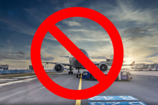 Utknąłeś za granicą. Co z pracą?