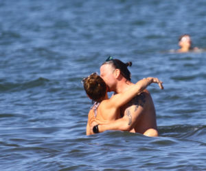 Edyta Herbuś na plaży