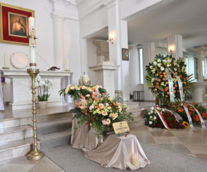Pogrzeb Igi Cembrzyńskiej. Tłum gwiazd oddaje hołd wielkiej artystce