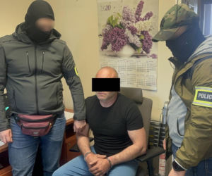 21 osób z zarzutami, a to nie koniec! Policja rozbiła mafię samochodową