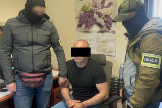 21 osób z zarzutami, a to nie koniec! Policja rozbiła mafię samochodową