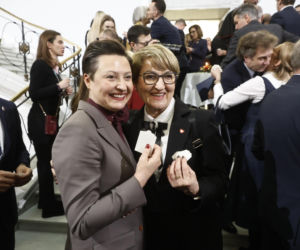 Przedświąteczne spotkanie w Sejmie. Tak parlamentarzyści łamali się opłatkiem