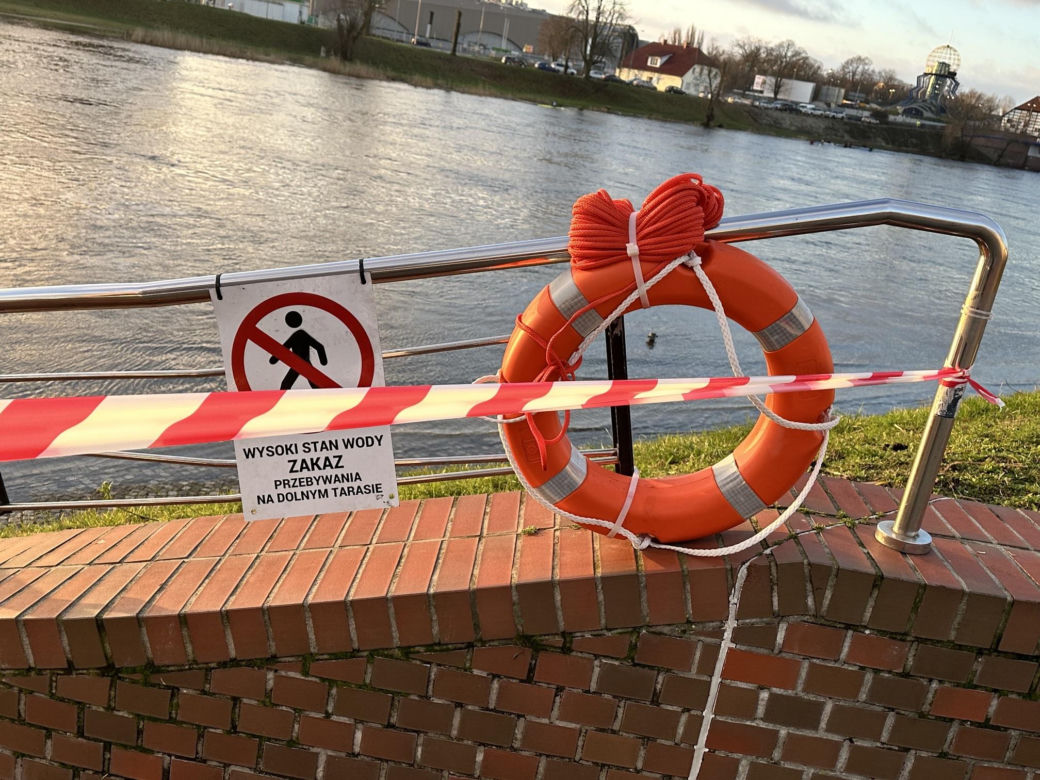 Warta wysoko