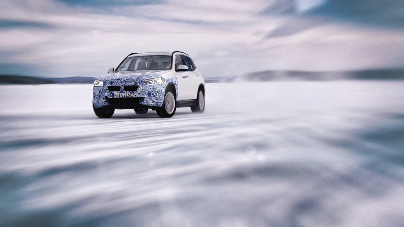 BMW iX3, BMW i4 oraz BMW iNEXT w zimowym teście za kołem podbiegunowym