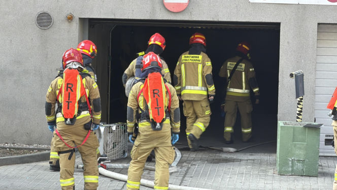Pożar przy galerii handlowej w Warszawie. 200 osób uciekło z budynku!