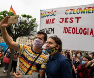 Katowice: Tłumy na proteście społeczności LGBT. Ludzie to nie ideologia! 