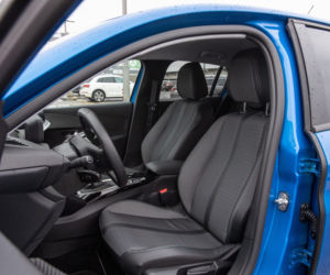 Peugeot 208 Allure vs Opel Corsa Elegance