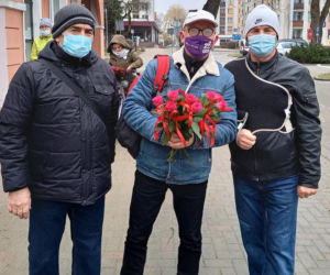 Rowerowi Gwardziści razem z mieszkańcami tak świętowali Dzień Kobiet w Iławie