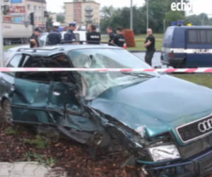 Wypadek w Kielcach - audi wjechało w radiowóz