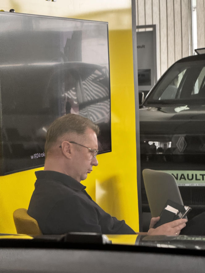Tak Przemysław Czarnek dba o żonę! Zabrał jej auto do przeglądu