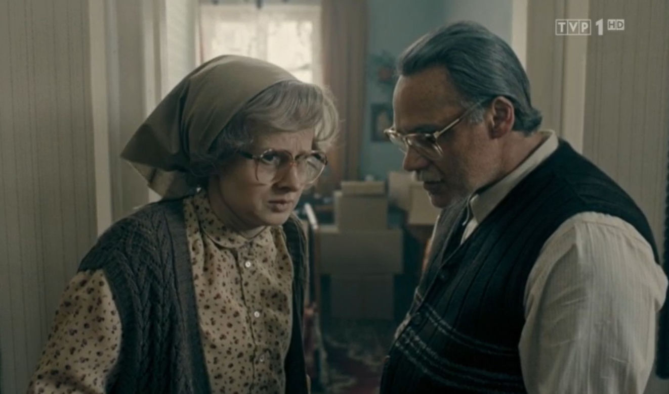 Stulecie Winnych 4, odc. 41: Andzia (Barbara Wypych), Stanisław (Jan Wieczorkowski)