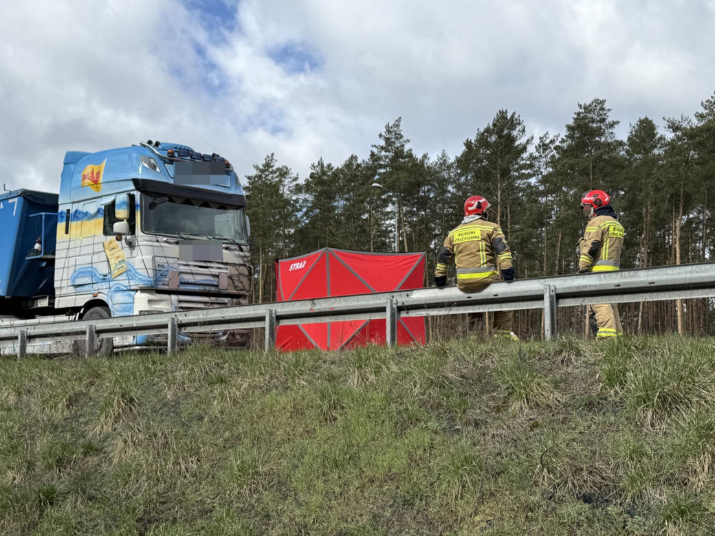 Śmiertelny wypadek na S8! Jedna osoba nie żyje po zderzeniu trzech 