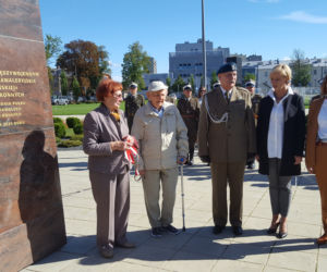 Odsłonięcie tablicy upamiętniającej powstanie 5. Pułku Strzelców Konnych w Tarnowie