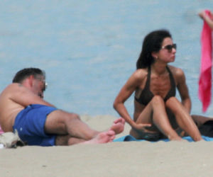 Marta Kaczyńska z mężem na plaży