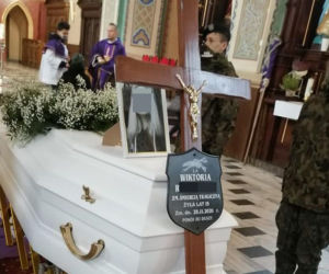 Dąbrowa Białostocka. Pogrzeb 15-letniej Wiktorii, która zginęła w tragicznym wypadku