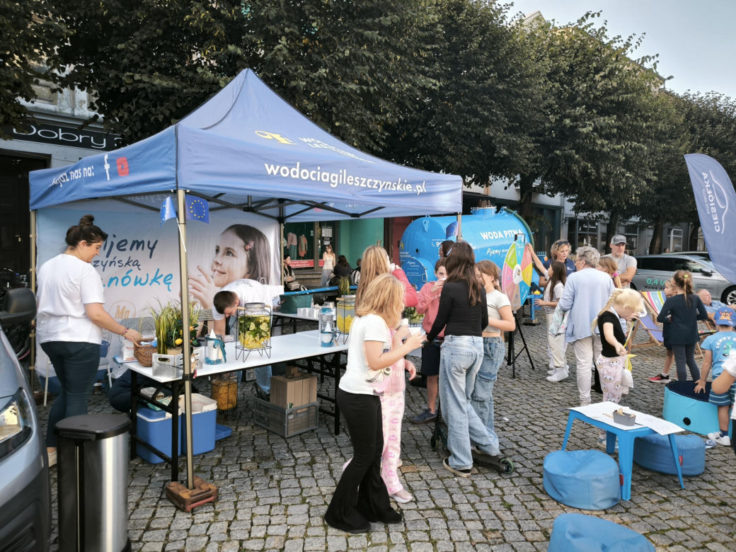Piknik na rynku w Lesznie