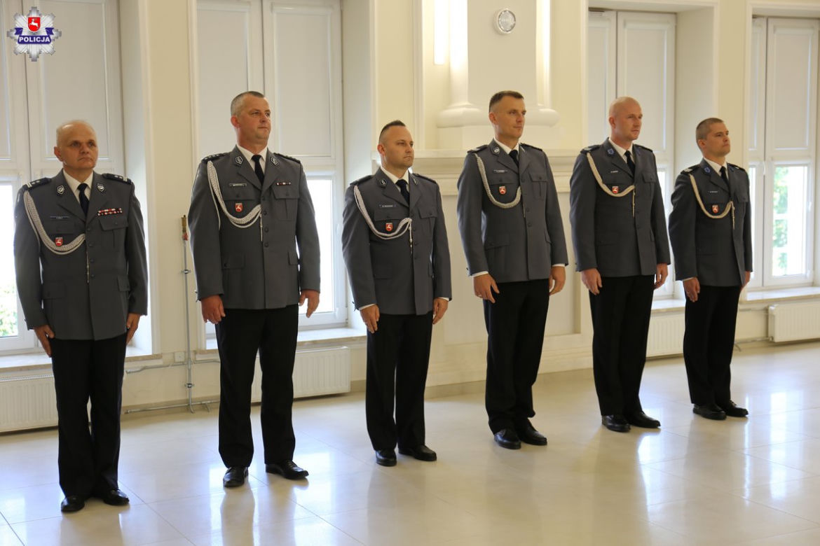 Lublin: Nowi policjanci złożyli ślubowanie. Nowi funkcjonariusze w Lubelskiem [ZDJĘCIA]