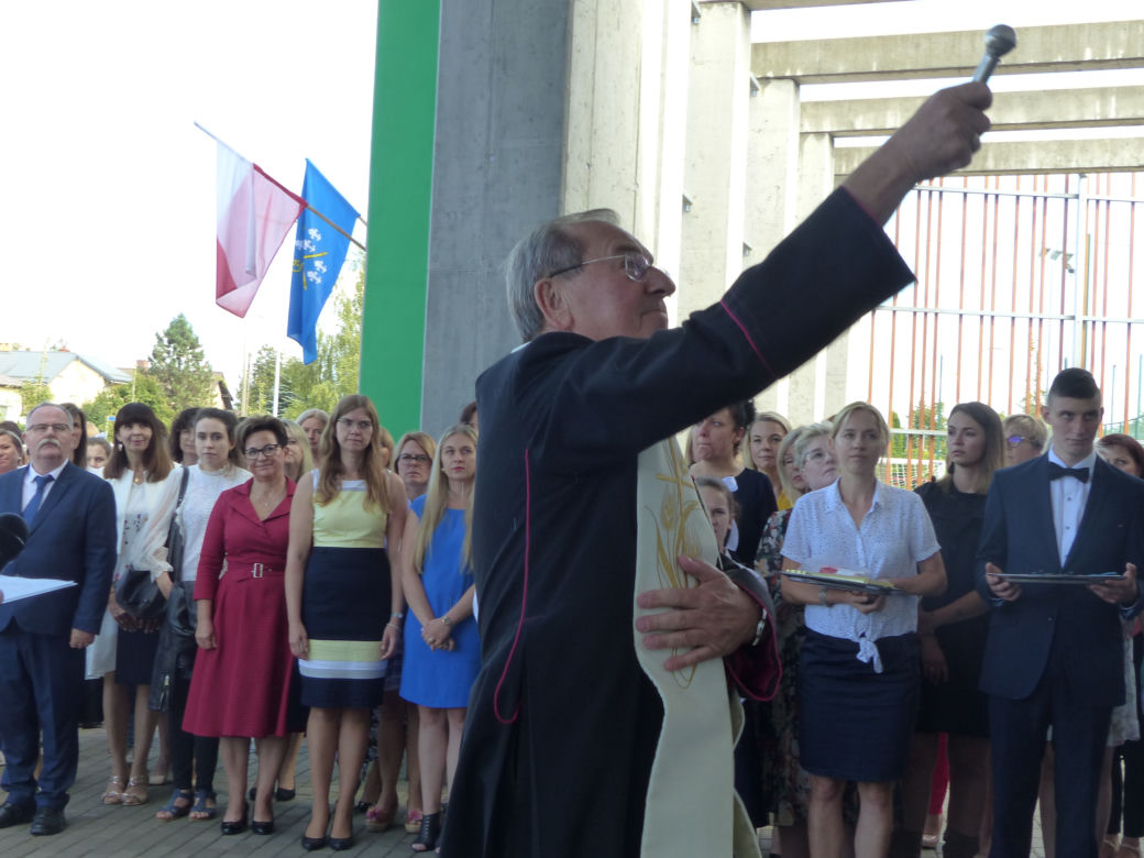 Otwarcie szkoły przy Sucharskiego