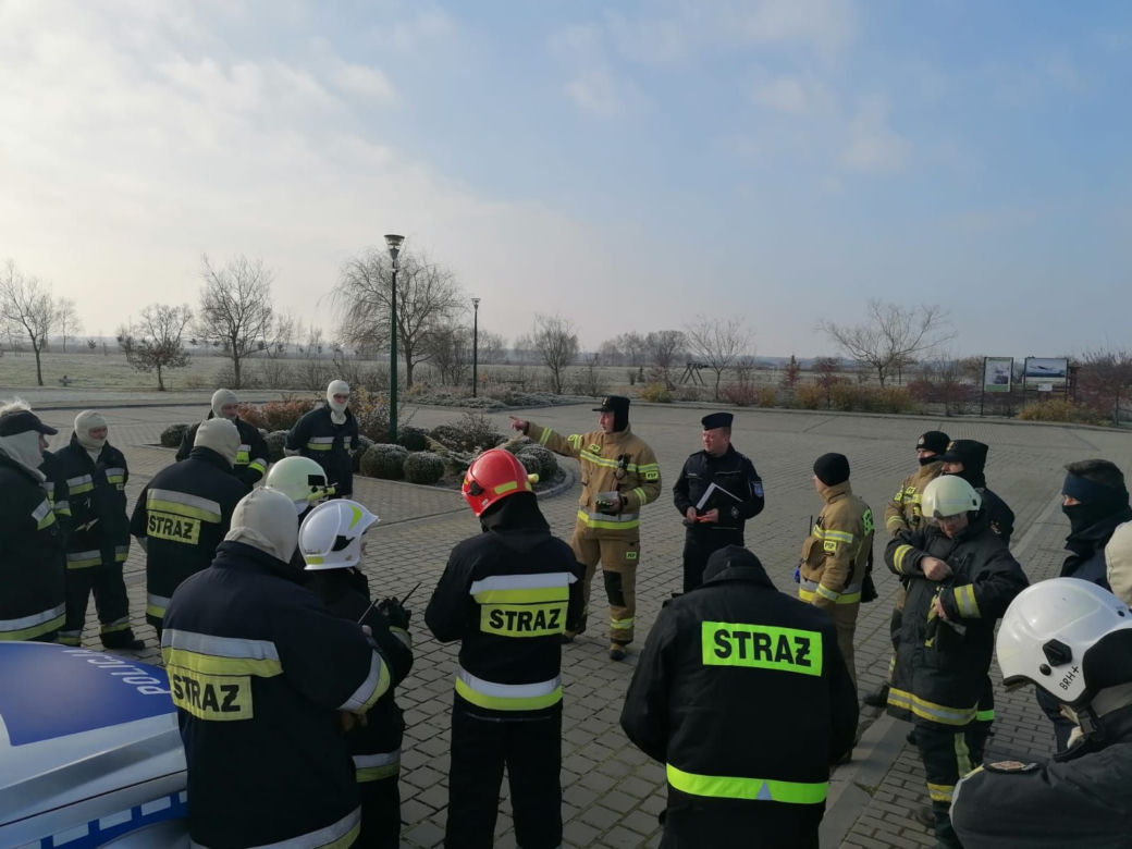 O krok od tragedii w Biskupicach Radłowskich. Mężczyzna SPADŁ z mostu