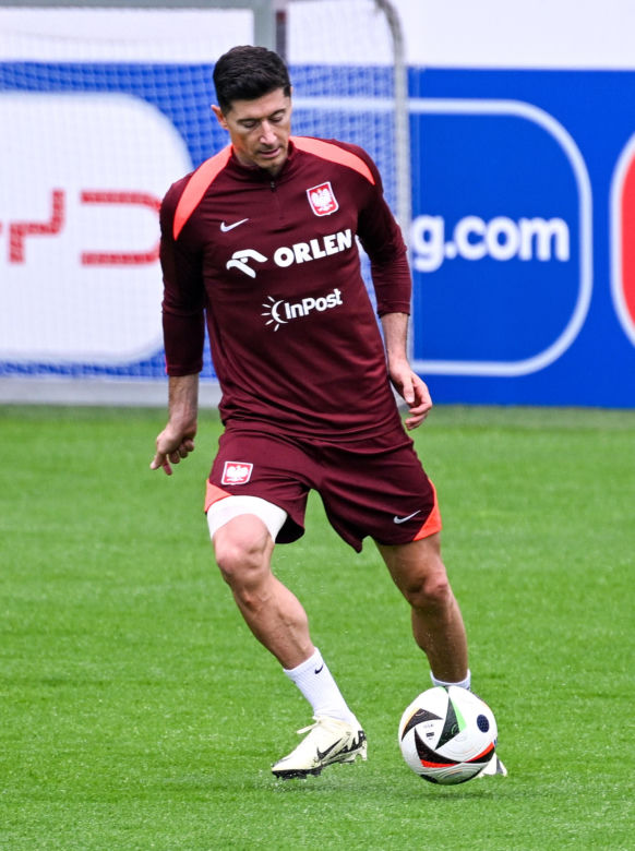 Lewandowski trenuje pełną parą, Zieliński na rowerku